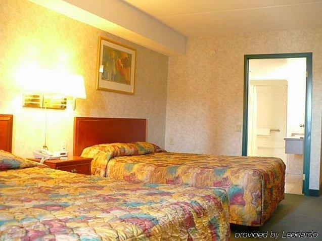 Lexington Inn & Suites-Windsor Room photo
